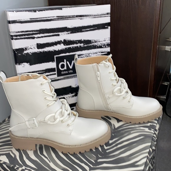 Brand new DOLCE VITA Osten Chainlink Womens Boots! - Picture 7 of 8